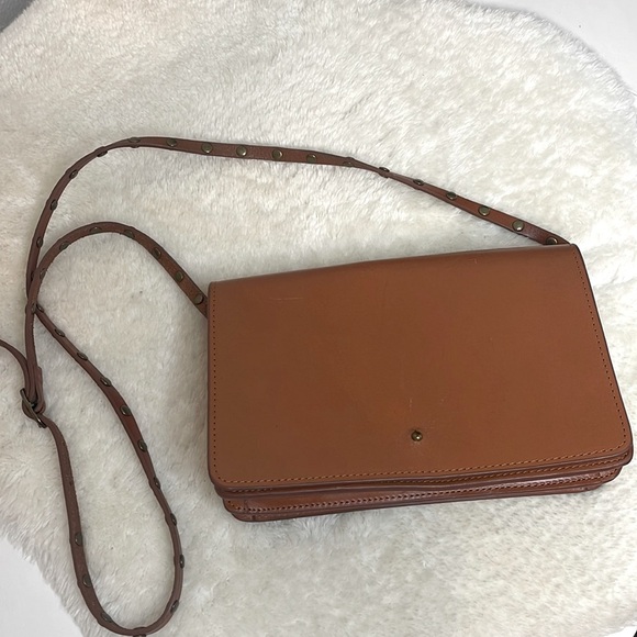 seven hills Handbags - Seven Hills Kyara Light Brown Leather Crossbody Adjustable Strap Purse